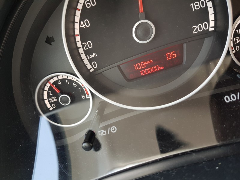 red_LCD_100000km.jpg